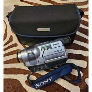 Vintage Sony Handycam DCR-TRV245E Handheld Digital8 8mm Camcorder Silver Tested